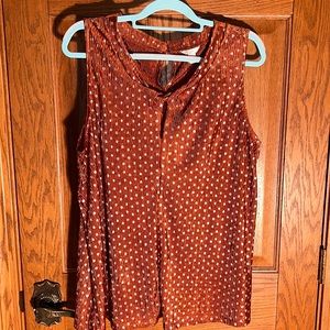 Crossover fabric at neck